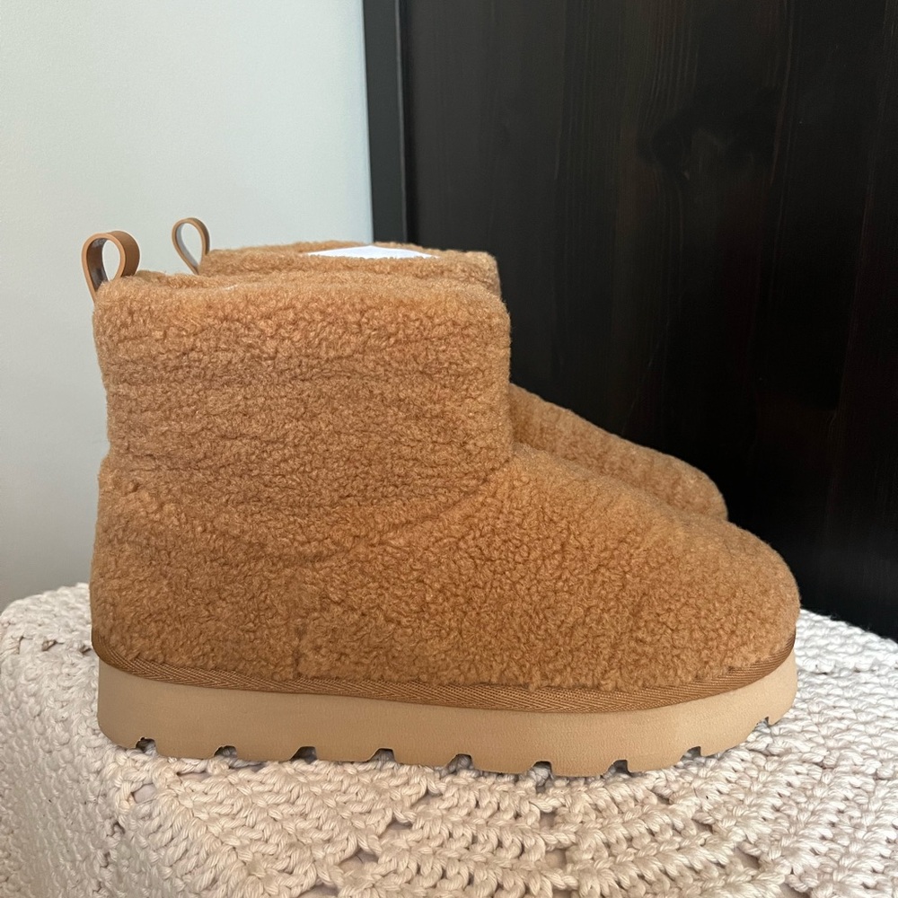 Michael Kors Winnie Bootie Faux Curly Shearling Womens Teddy Ankle Bootie Size 8